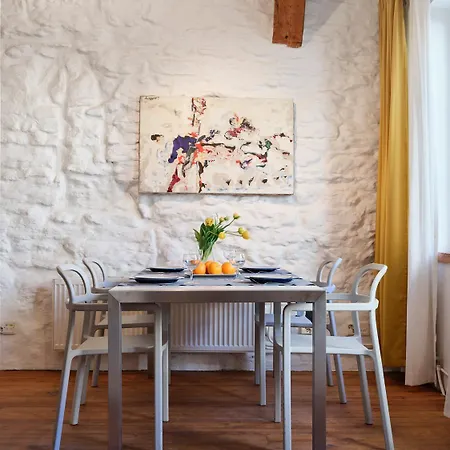 Apartment Historic With Private Garden In Old Town Tallinn