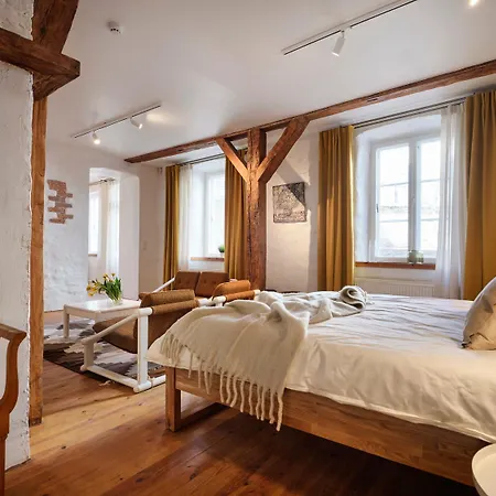Apartment Historic With Private Garden In Old Town Tallinn