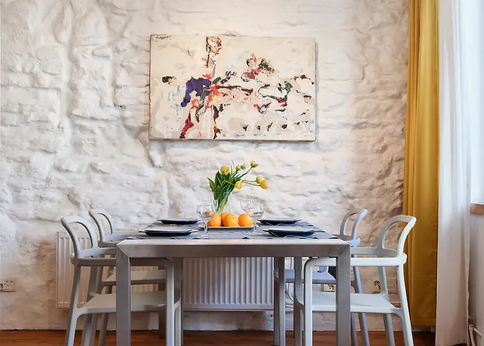 Korter Historic With Private Garden In Old Town Tallinn