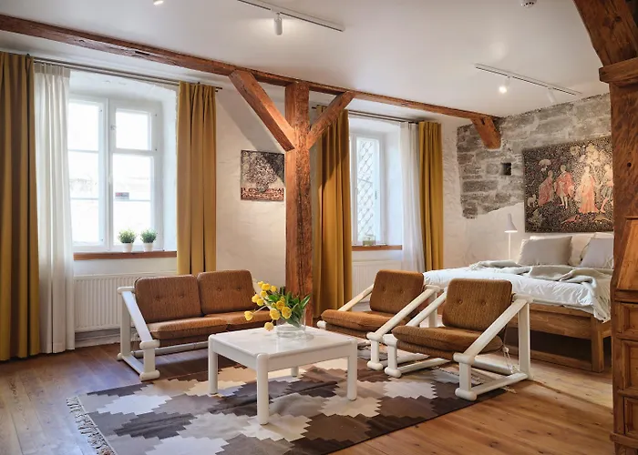 Historic With Private Garden In Old Town * Tallin