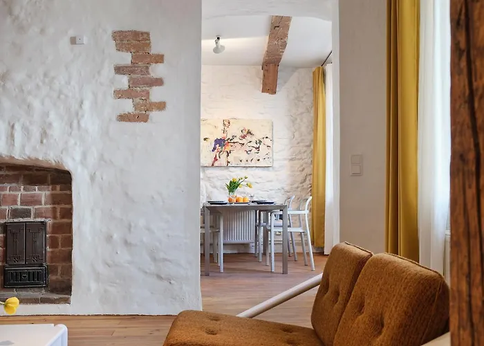 Historic With Private Garden In Old Town Apartament Tallin