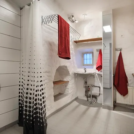 아파트 Historic With Private Garden In Old Town *